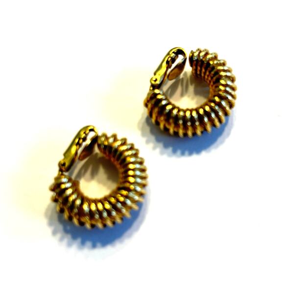 12K 1/20 GF clip on earrings textured faux hoops classic elegant hallmarked - Picture 1 of 12